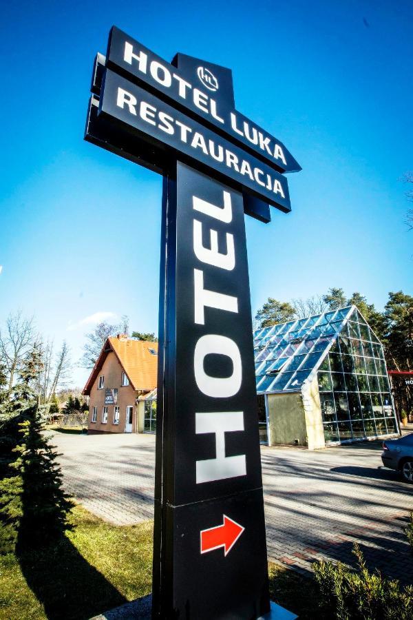 Hotel Luka Радом Екстериор снимка