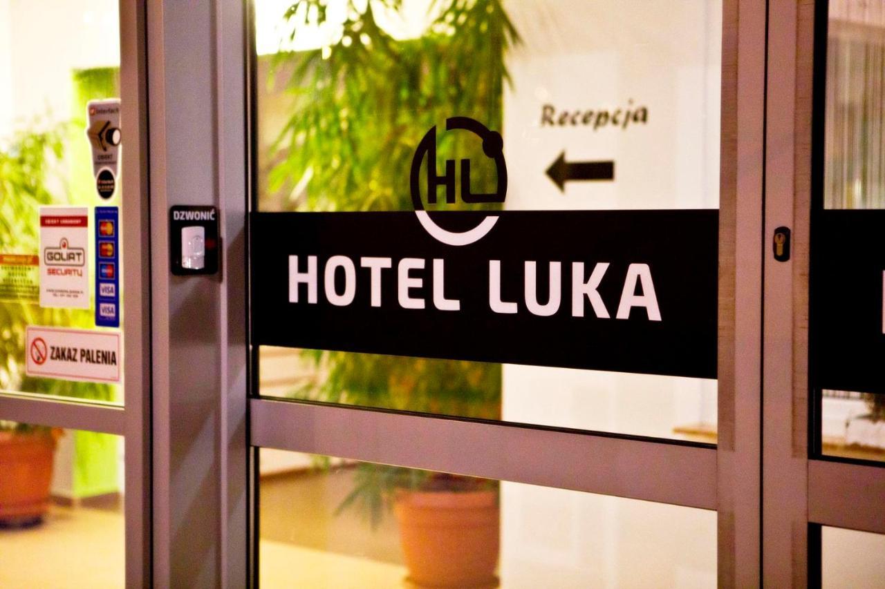 Hotel Luka Радом Екстериор снимка