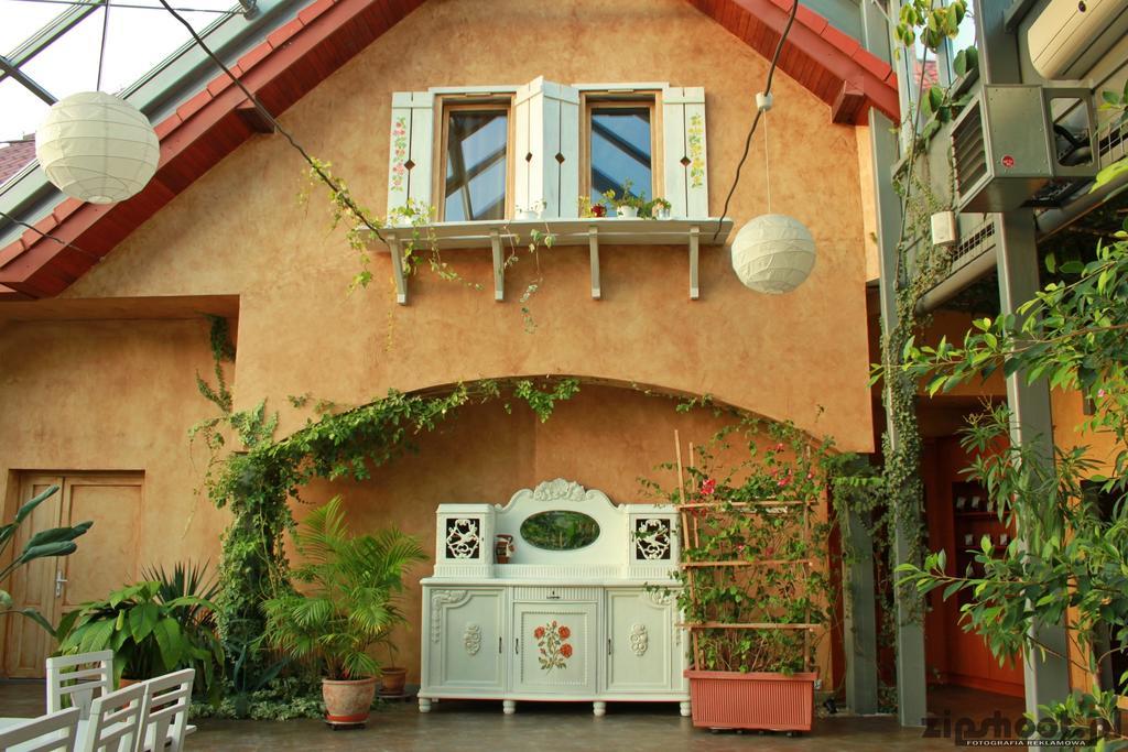 Hotel Luka Радом Екстериор снимка