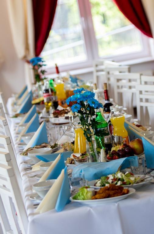 Hotel Luka Радом Екстериор снимка
